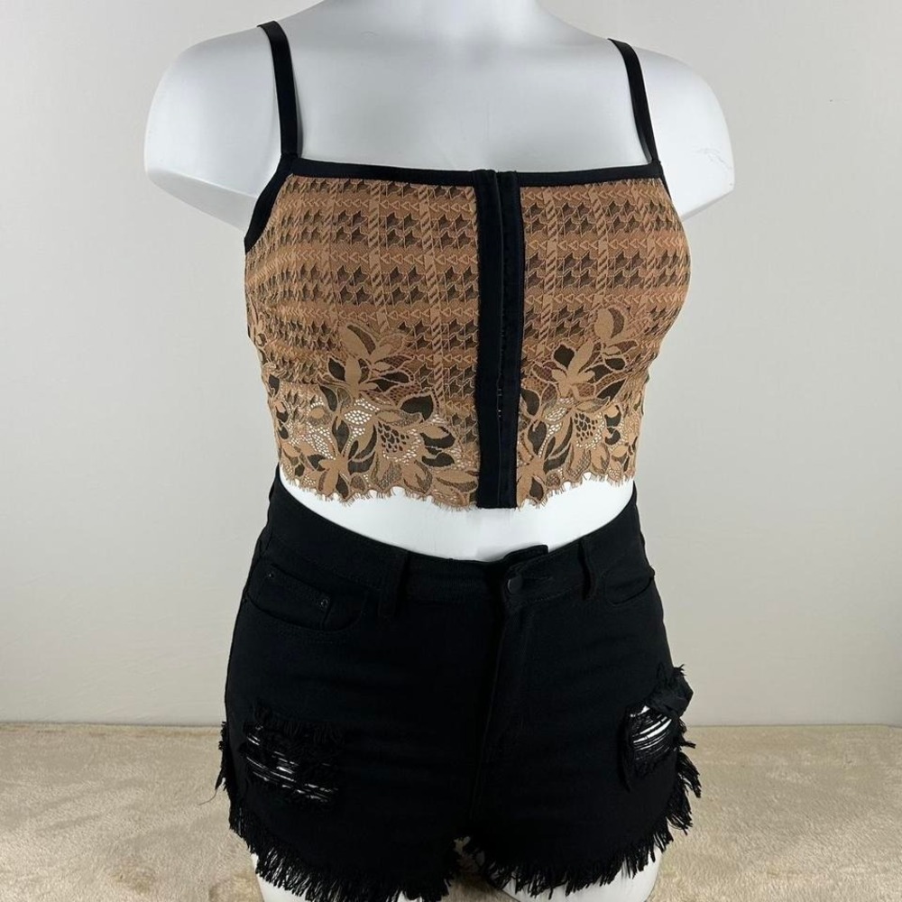 Aerie Lace Crop Corset top and Distressed High-waisted Black Short Outfit Bundle